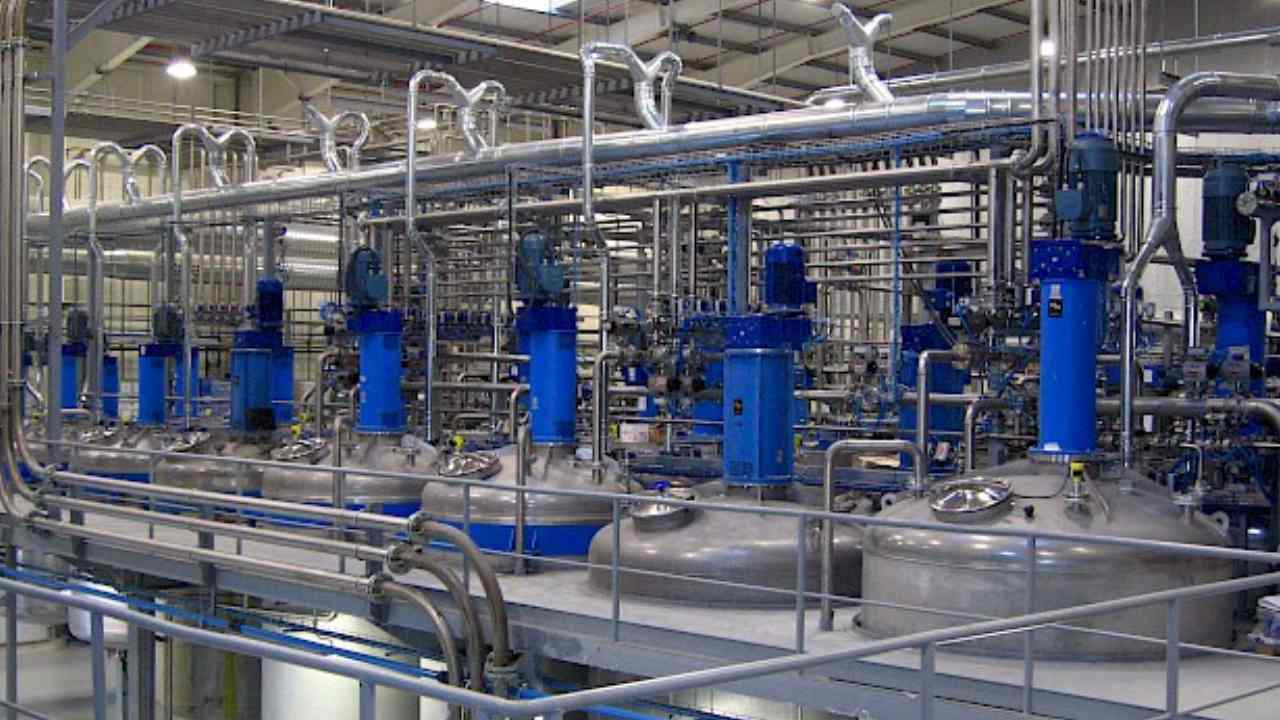 Bu fabrikanın patronu daha fazla dayanamadı! Çalışanlarına yüzde 90 zam yaptı, en düşük maaş 75 bin TL oldu