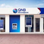 Böyle buyurdu gişe memuru: QNB Finansbank'ta sedye ile para çekimi!