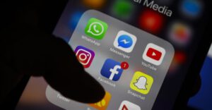 instagram ve WhatsApp neden çöktü? Akış yenilenemedi sorunu nedir?