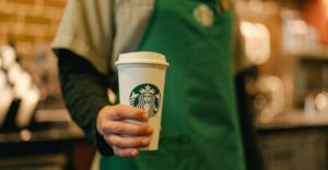Starbucks'tan rekor zarar: Cirolar yarı yarıya düştü!