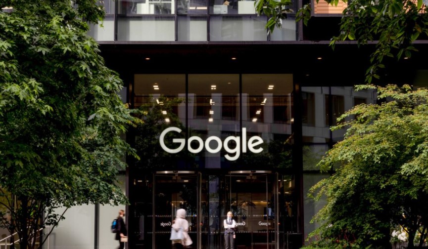 Google'ın Alphabet şirketi, 200 milyar dolarlık yıllık geliri aşarak rekor kırdı