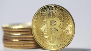 Bitcoin bir ileri iki geri! Yine 28 bin doların altını gördü, uyarılar peş peşe geldi