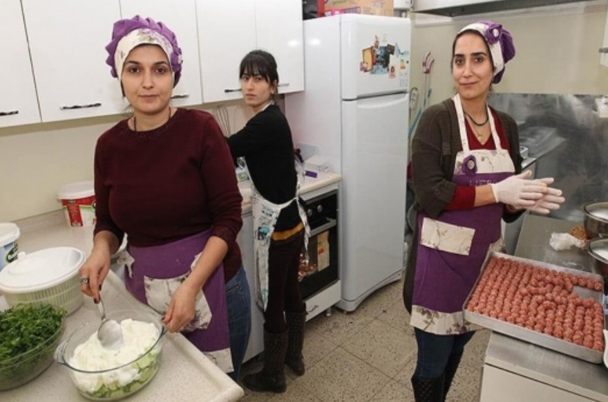 Toplu Ödeme Alacaklar! Çalışan Çalışmayan Ev Hanımlarına Emeklilik Yolu Açıldı.. Başvuru Yapan Yaşadı