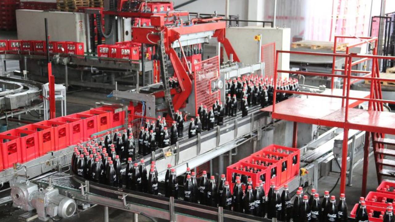 Coca Cola tuhaf bir içeceği piyasaya sunmaya hazırlanıyor.. Sırrını yine paylaşmadı