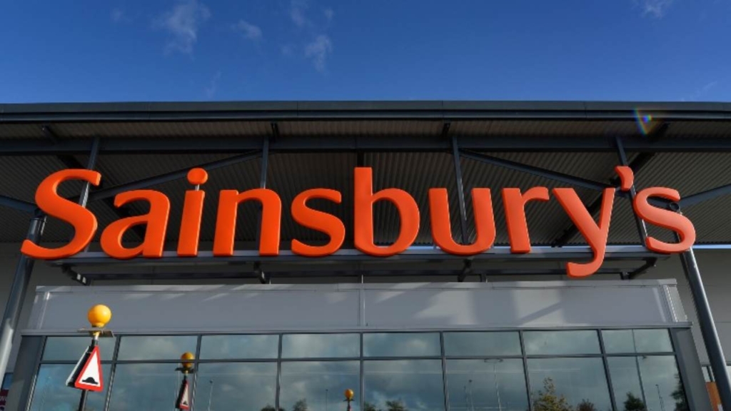 Sainsbury's çalışanların maaşlarını artırmak için 200 milyon sterlin yatırım yaptı