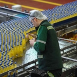 Ünlü içecek şirketi tüm personelin maaşına ek zam yaptı! Fabrika bayram yerine döndü 112 Ünlü içecek şirketi tüm personelin maaşına ek zam yaptı! Fabrika bayram yerine döndü